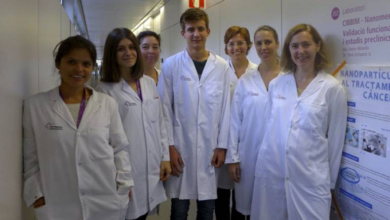 The laboratory of Dr. Abasolo receives the visit of a future investigator